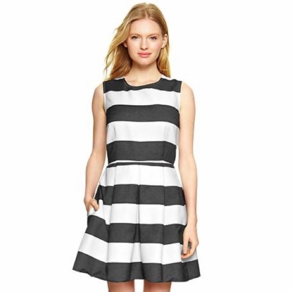 Gap Black & White Stripe Fit & Flare Dress Size 2 - Picture 1 of 10